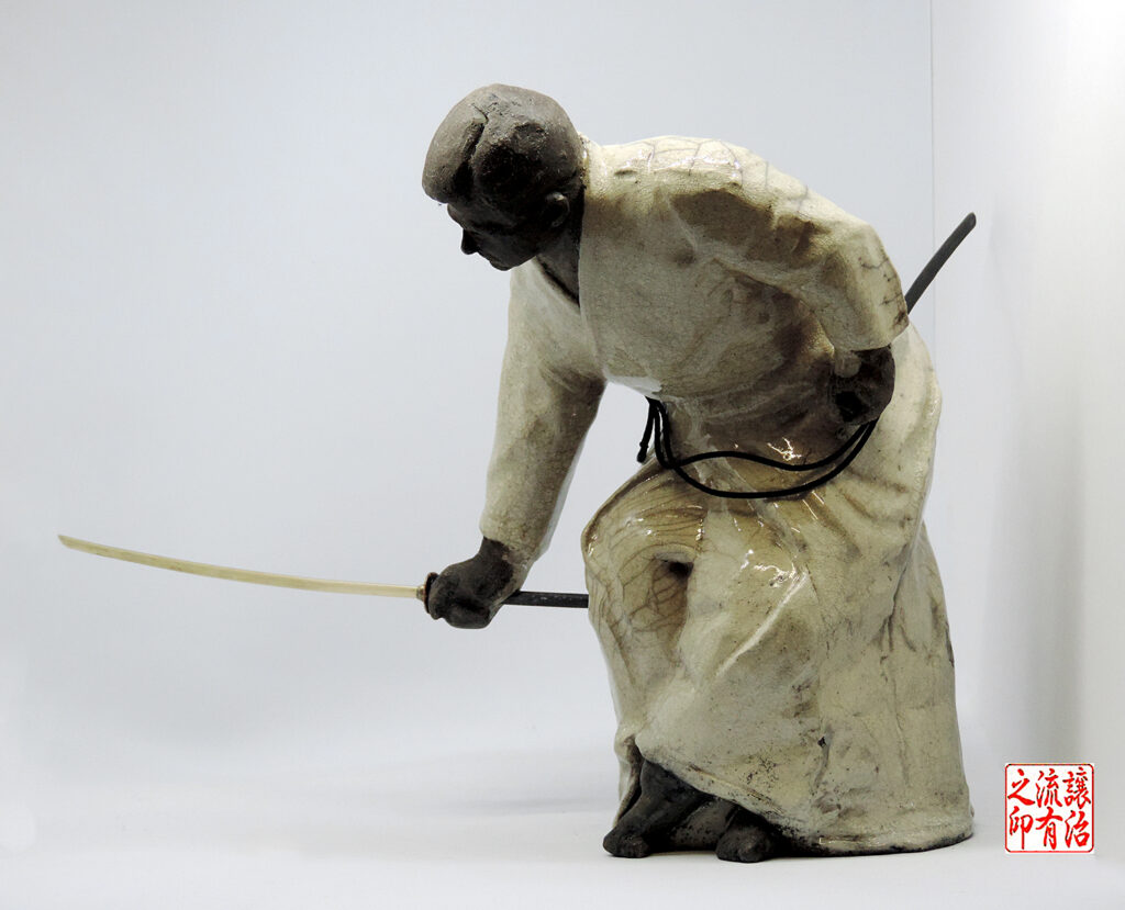 Statue en céramique Raku thème Iaido, création artisanale de Georges Roux, artiste nazairien