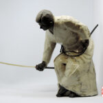 Statue en céramique Raku thème Iaido, création artisanale de Georges Roux, artiste nazairien