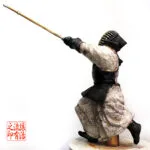 Sculpture Raku représentant un combattant de Kendo, réalisée par le sculpteur Georges Roux à Saint-Nazaire — Georges Roux