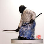 Statue en céramique Raku thème Iaido, création artisanale de Georges Roux, artiste nazairien