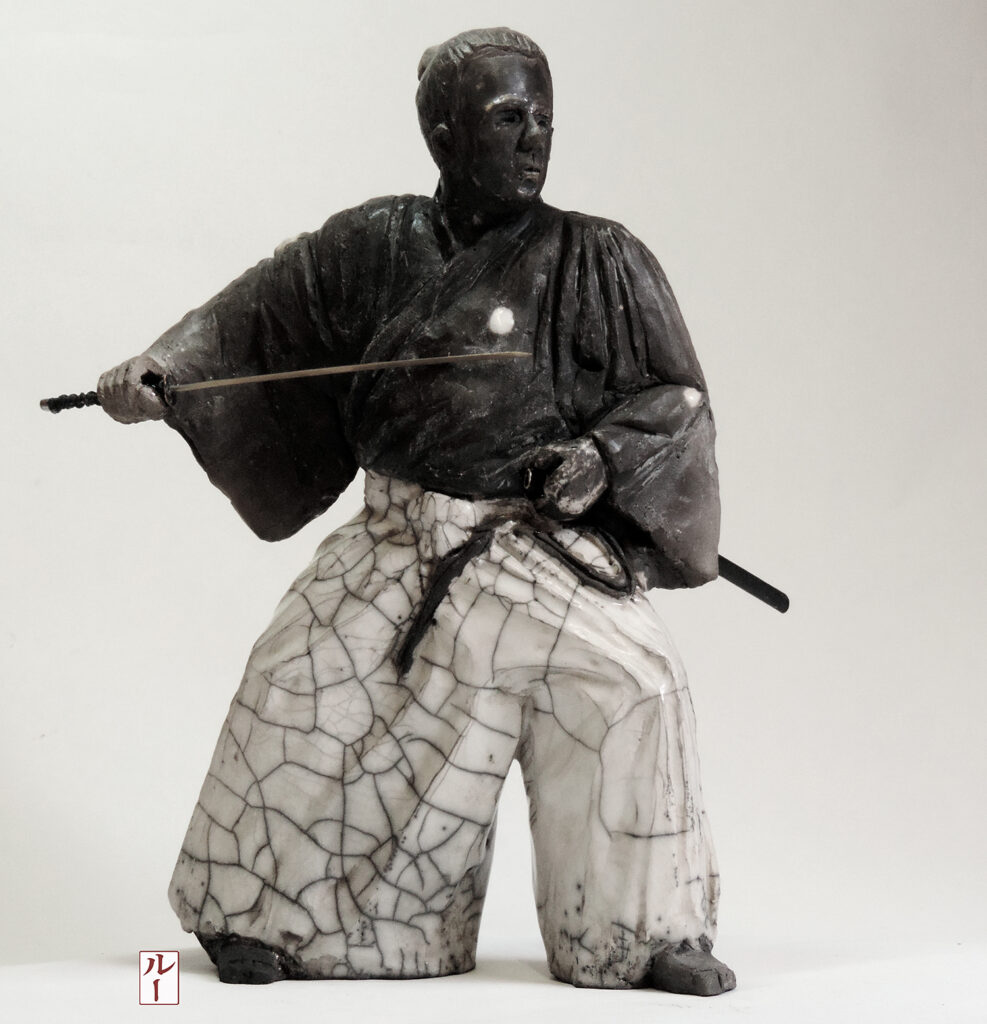 Statue en céramique Raku thème Iaido, création artisanale de Georges Roux, artiste nazairien