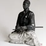 Statue en céramique Raku thème Iaido, création artisanale de Georges Roux, artiste nazairien — Georges Roux